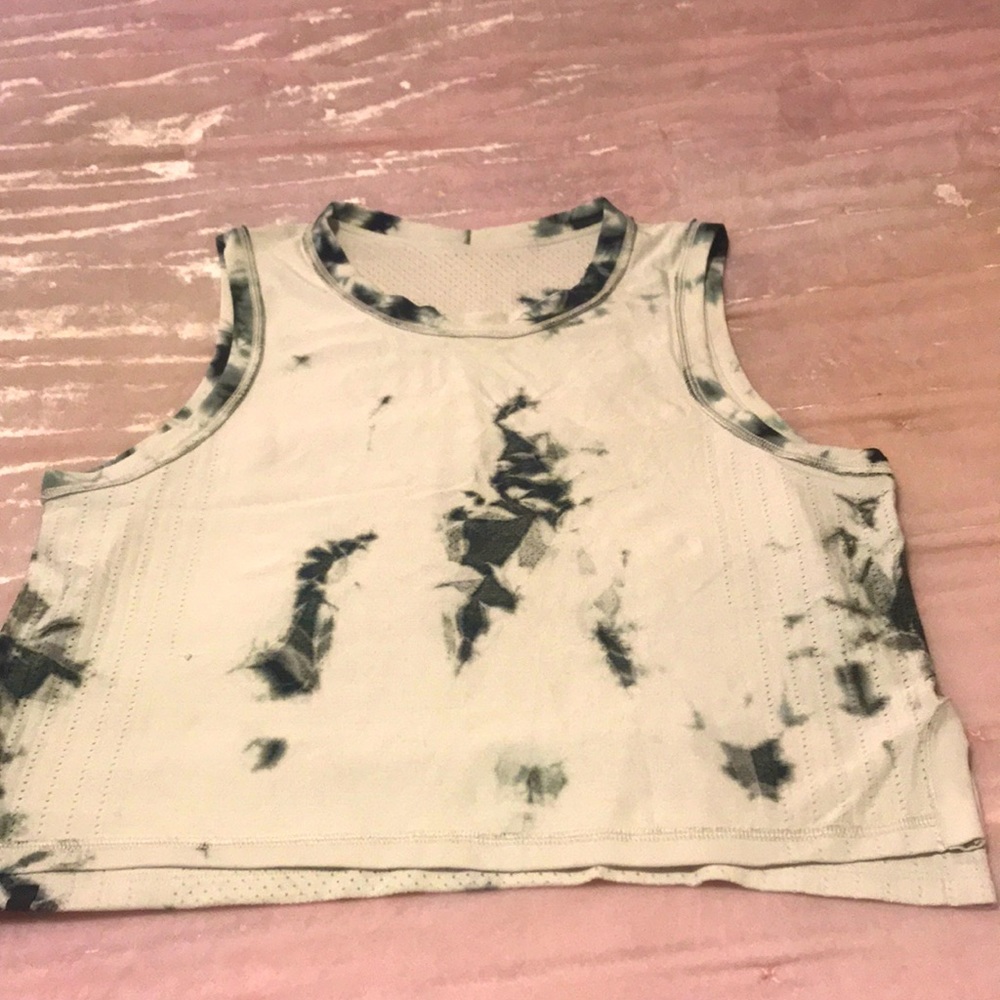 Lululemon crop!